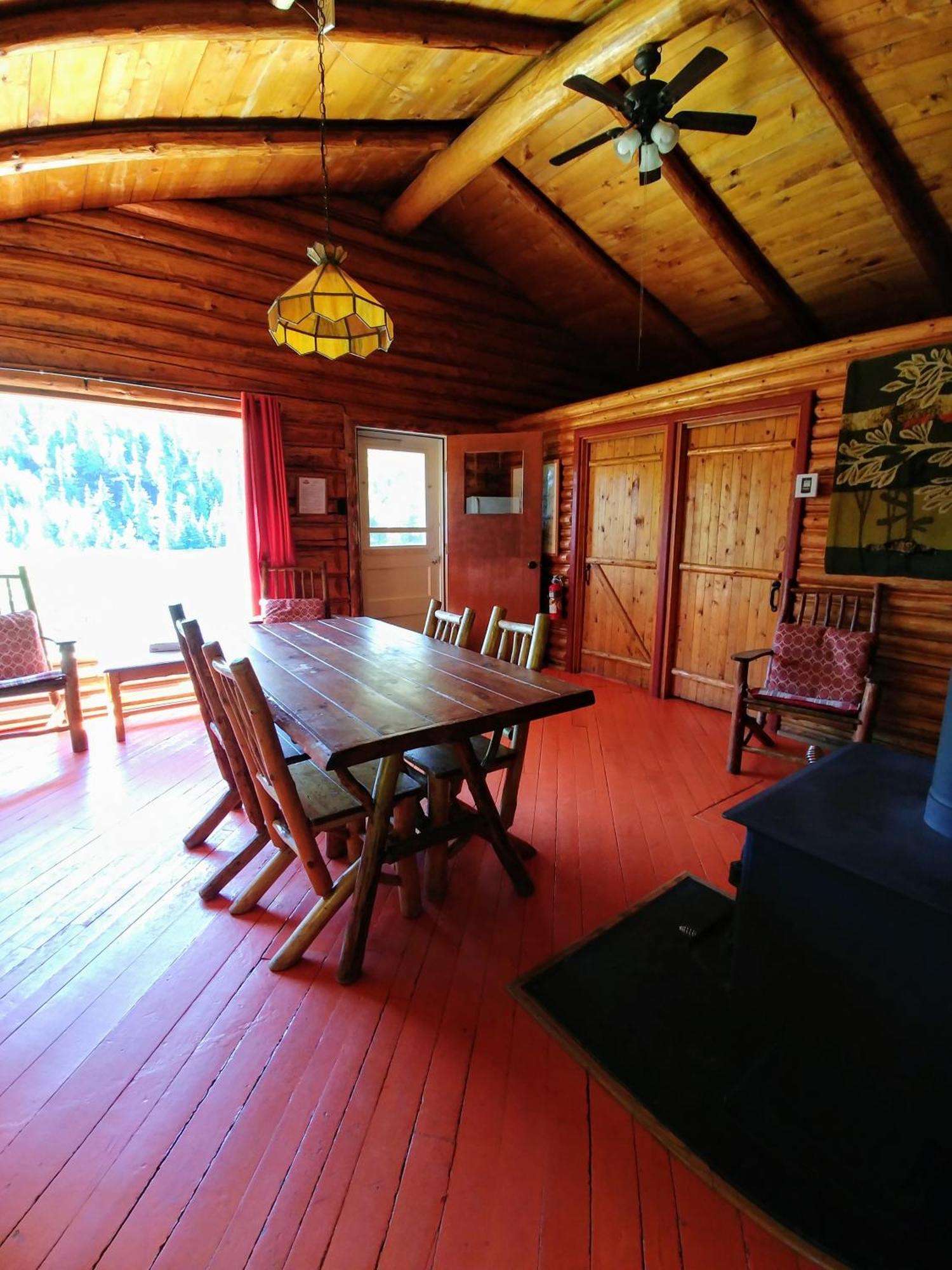Kan-A-Mouche Pourvoirie Auberge Et Chalets Saint-Michel Oda fotoğraf
