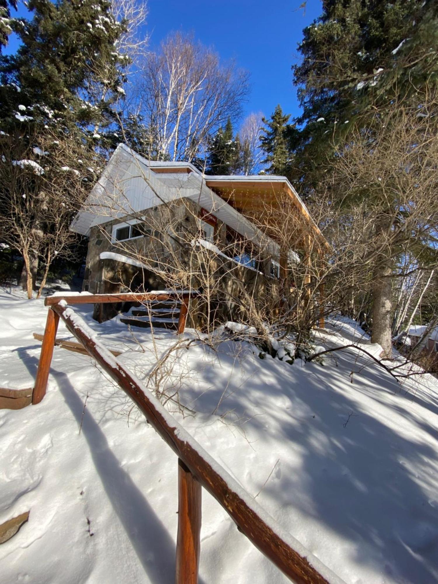 Kan-A-Mouche Pourvoirie Auberge Et Chalets Saint-Michel Dış mekan fotoğraf