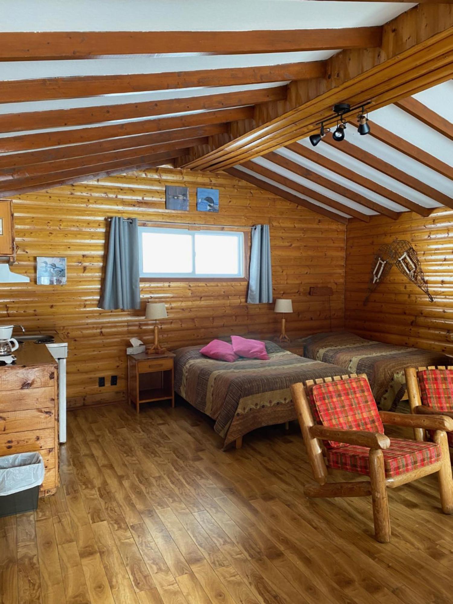 Kan-A-Mouche Pourvoirie Auberge Et Chalets Saint-Michel Oda fotoğraf